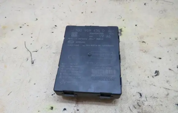 Volkswagen PASSAT B8 Other control units/modules 3Q0959435D