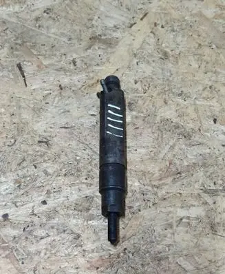 Skoda Fabia Mk1 (6Y) Fuel injector 028130203F