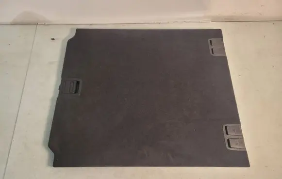 Trunk/boot floor carpet liner