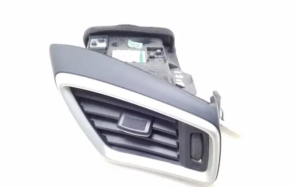 Nissan Qashqai Dashboard side air vent grill/cover trim 687604EA0A