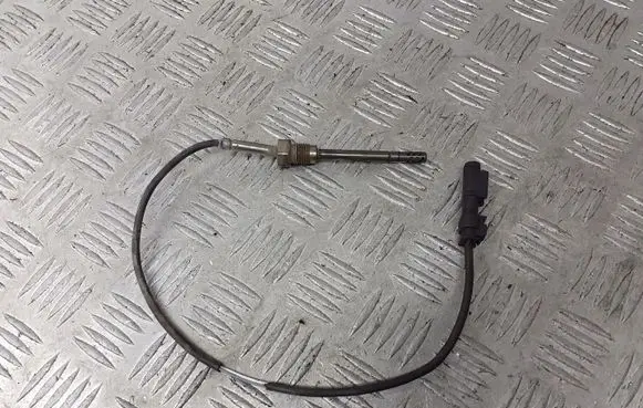 Mercedes-Benz C W203 Exhaust gas temperature sensor A0051531128