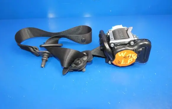 Mercedes-Benz GLA W156 X156 Front seatbelt 