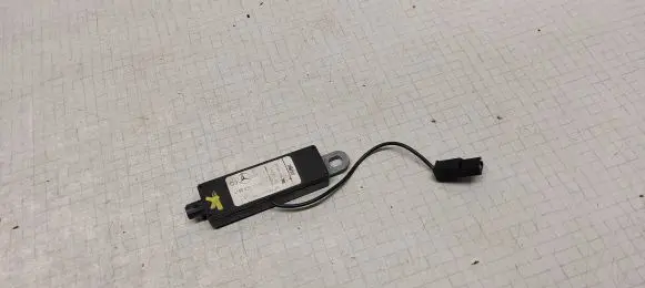 Mercedes-Benz A W169 Antenna control unit 1698200489