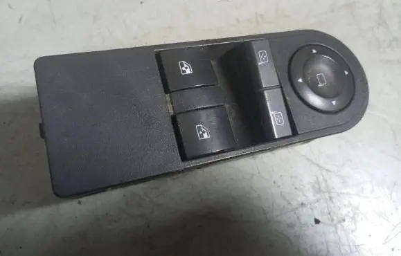 Opel Zafira B Electric window control switch 13228706