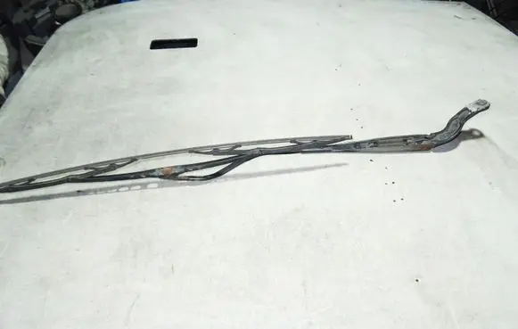 Peugeot 806 Front wiper blade arm PU60 BTM