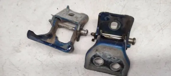 Rear door hinge set