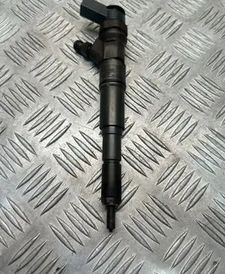 BMW 5 E60 E61 Fuel injector 7794435 0445110209