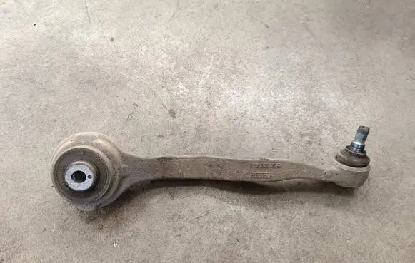 Mercedes-Benz SLK R172 Front control arm R20305