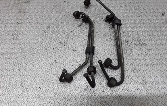 Fuel injector supply line/pipe