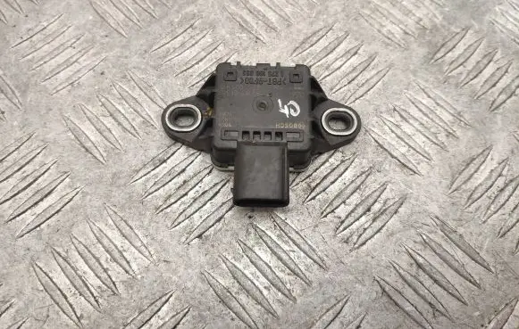 Toyota Avensis T270 ESP acceleration yaw rate sensor 891830F010