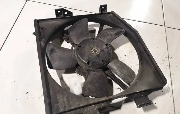 Mazda Premacy Radiator cooling fan shroud 