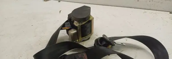 Peugeot 607 Front seatbelt 040137