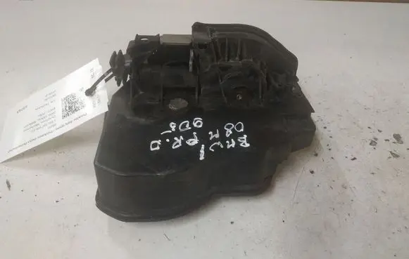 BMW 1 E81 E87 Front door lock 7202144 A053702