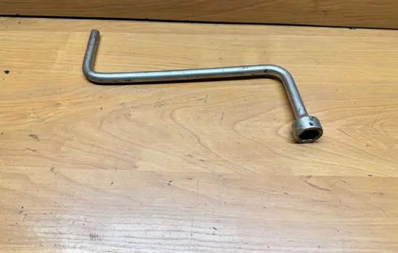BMW 5 E60 E61 Wheel nut wrench 6771036 17HEYDO