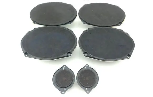 Jeep Cherokee Audio system kit 05091019AB 05064358AB