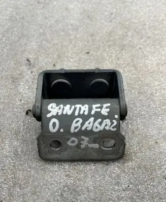Hyundai Santa Fe Tailgate/trunk/boot hinge