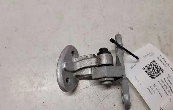 Volvo V50 Front door upper hinge 30784892