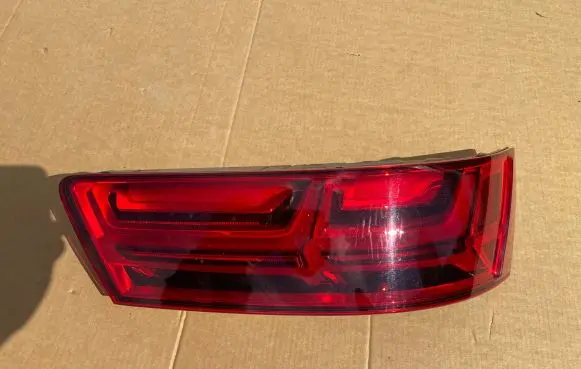 Audi Q7 4M Tailgate rear/tail lights 4M0945094D 20900203 AU736SAE12S