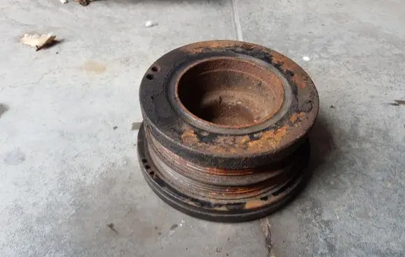 BMW 5 E39 Crankshaft pulley
