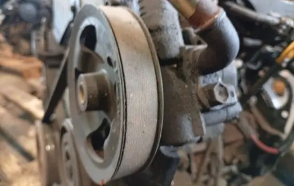 Toyota Corolla Verso AR10 Power steering pump