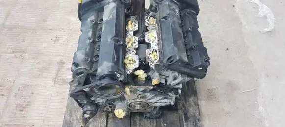 Ford Maverick Engine XW4E6F095AD 1KA71350AJ RFYF1E6090FC