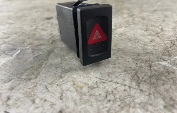 Volkswagen PASSAT B5.5 Hazard light switch 3b0953235b