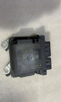 Tesla Model 3 Airbag control unit/module 1512876-00-E 20221117 0285020160