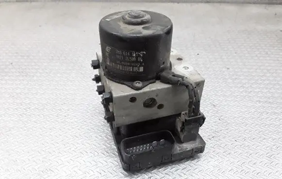 Volkswagen Golf IV ABS Pump 1J0907379P 5WK8476