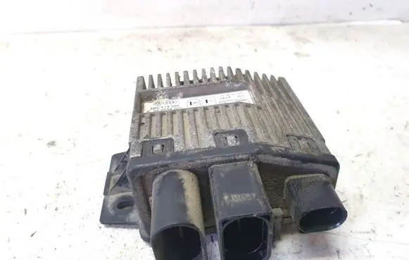 Volkswagen Transporter - Caravelle T5 Coolant fan relay 3B0919506