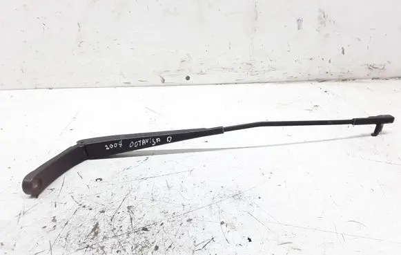 Skoda Octavia Mk2 (1Z) Front wiper blade arm