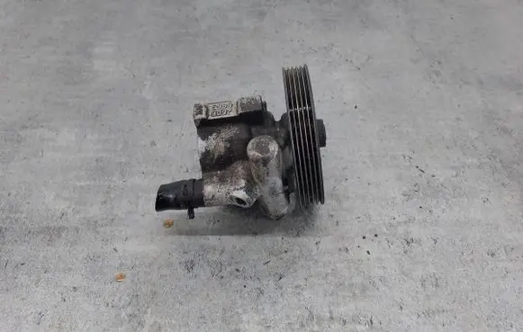 Opel Vivaro Power steering pump