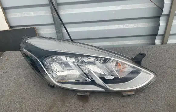 Ford Fiesta Headlight/headlamp