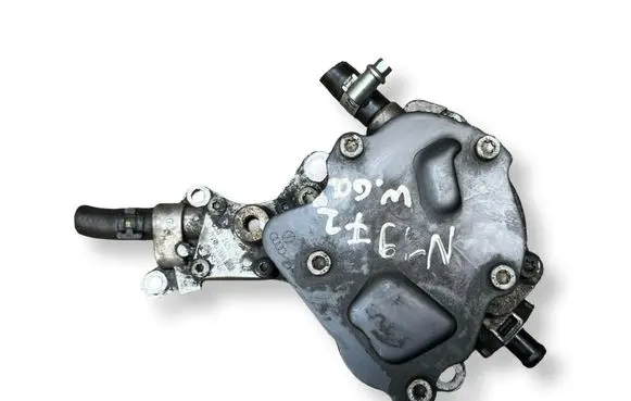Volkswagen Golf Plus Fuel injection high pressure pump 038145209N