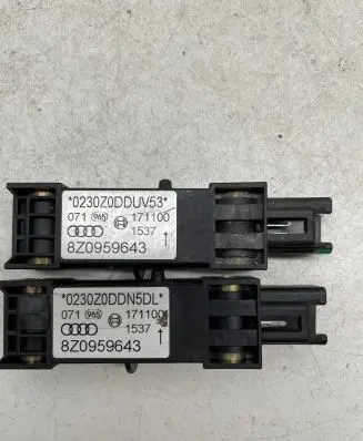 Audi A2 Airbag deployment crash/impact sensor 8Z0959643 0230Z0DDNSDL 0230Z0DDUV53