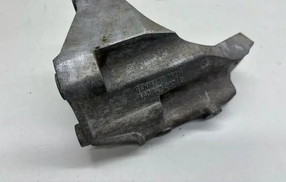 Audi 100 S4 C4 Engine mounting bracket 4A0199307G