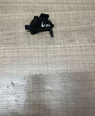 Mercedes-Benz C W203 Vacuum valve A2038000178
