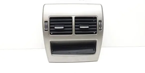 Rear air vent grill