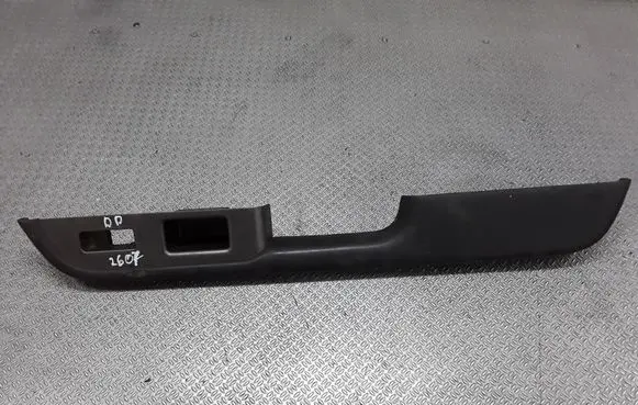 Nissan X-Trail T30 Front door interior handle trim 