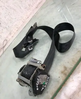 Opel Astra L Front seatbelt 0589p1000277