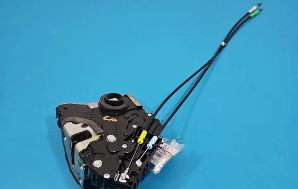 Toyota Prius (XW20) Front door lock IMPRK1529976