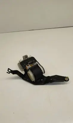 Middle seatbelt (rear)