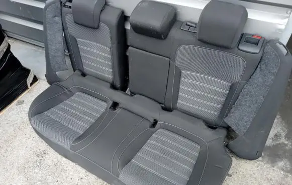 Opel Insignia A Second row seats 