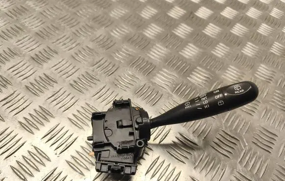 Toyota Yaris Wiper control stalk 173647