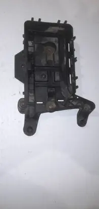 Volkswagen Touran I Battery tray 1K0915333B
