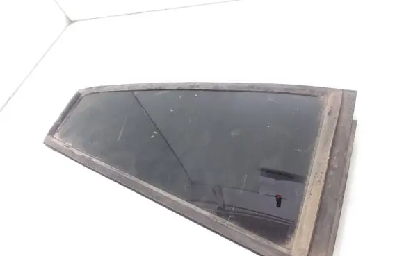 Mitsubishi Pajero Sport I Rear vent window glass AS2