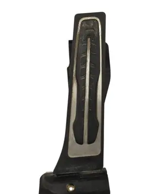 Accelerator throttle pedal
