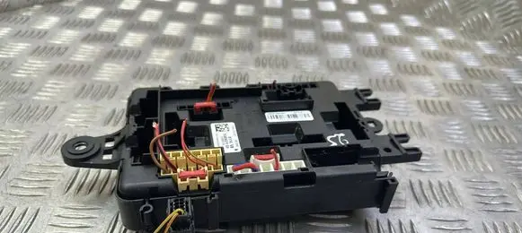 BMW 3 F30 F35 F31 Fuse module 9389071 938907101