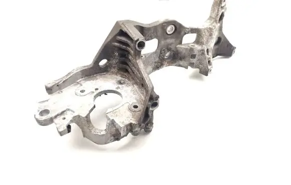 Audi A4 S4 B9 Generator/alternator bracket 04L903143B