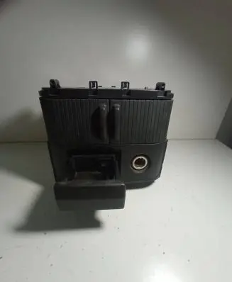 Nissan X-Trail T30 Glove box 68108EQ400
