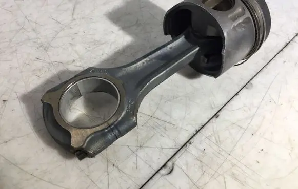 Mercedes-Benz Sprinter W906 Piston with connecting rod 8854A 611